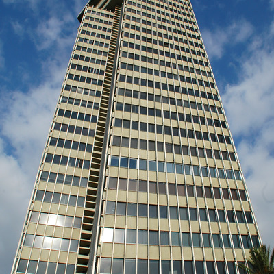 Edificio Colón by John Bek