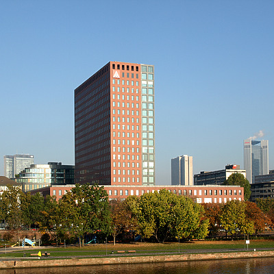 Hochhaus MainForum by Marshall Gerometta