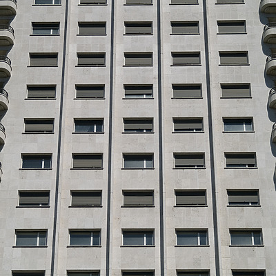 Torre de Madrid by Cesar Serrano
