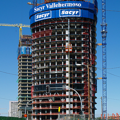 Torre Sacyr Vallehermoso by Cesar Serrano