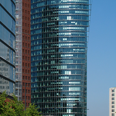 Bahn Tower by Cesar Serrano