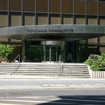 Internationales Handelszentrum Berlin by Michiel van Dijk