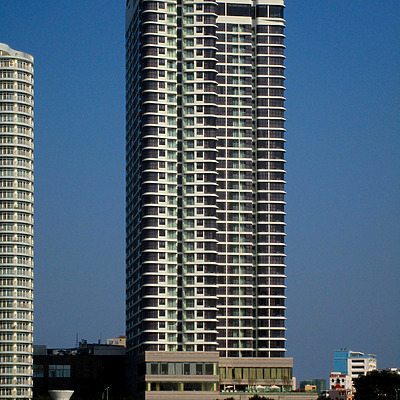 Vinpearl Condotel Riverfront Da Nang by Daniel Kieckhefer