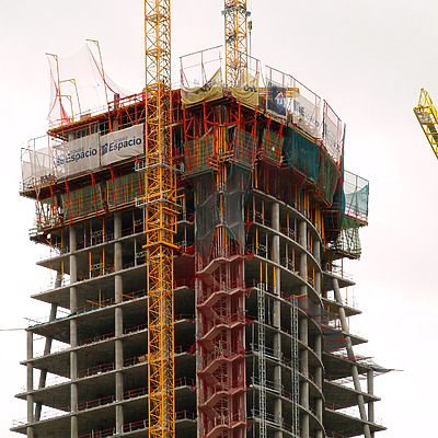 Torre Espacio by Cesar Serrano