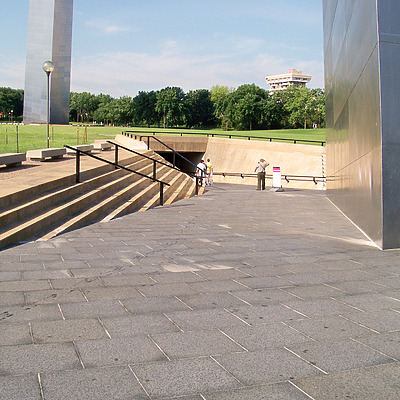 Gateway Arch by Ryan Hildebrand