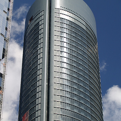 Torre Sacyr Vallehermoso by Cesar Serrano
