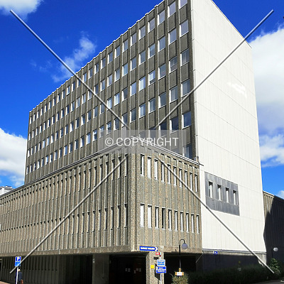 Polishuset by Robin Spetz