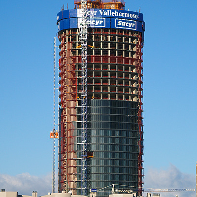 Torre Sacyr Vallehermoso by Cesar Serrano