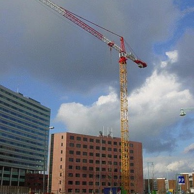 La Guardia Plaza 4 by Michiel van Dijk