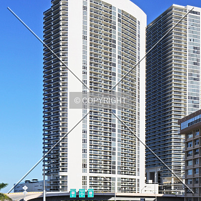 The Beach Club Tower 3 by Jorge Molina