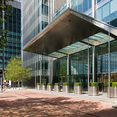 One Churchill Place by Pavel Toczynski