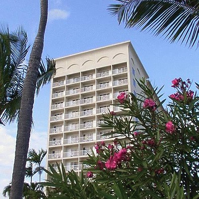 Holiday Inn SunSpree Resort by Daniel Kieckhefer