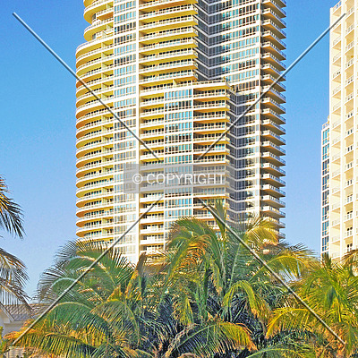 Continuum on South Beach, South Tower by Jorge Molina