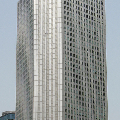 Shinjuku Sumitomo Building by Kevin Hemphill