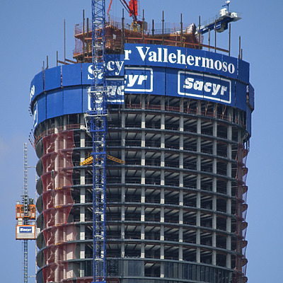 Torre Sacyr Vallehermoso by Cesar Serrano