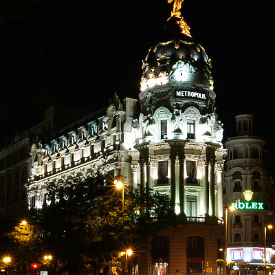 Edificio Metropolis by Cesar Serrano