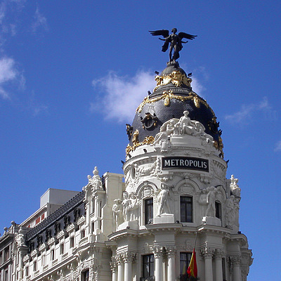 Edificio Metropolis by Cesar Serrano