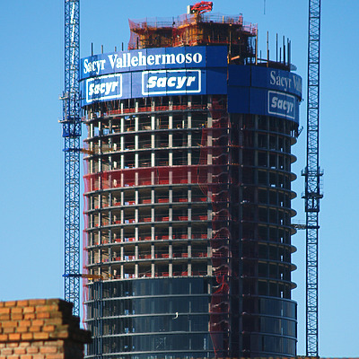 Torre Sacyr Vallehermoso by Cesar Serrano