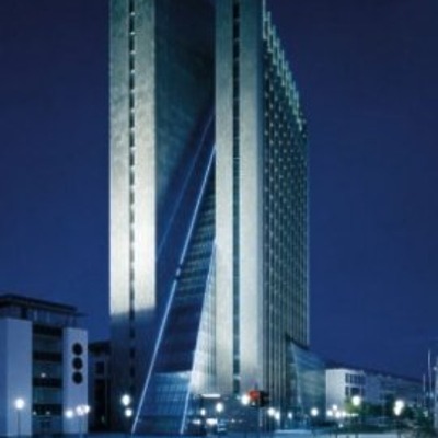 Die Pyramide by Fundus