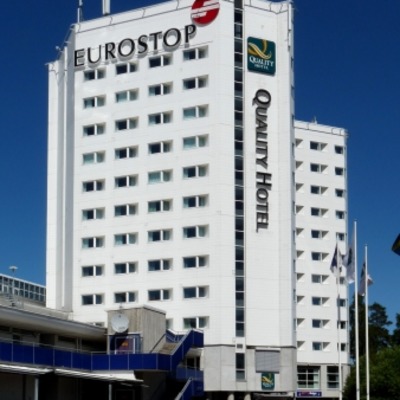 Quality Airport Hotel by Robin Spetz