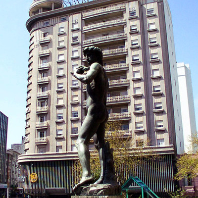 Edificio Santiago de Chile by Daniel Kieckhefer