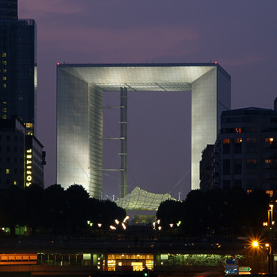 La Grande Arche by Cesar Serrano