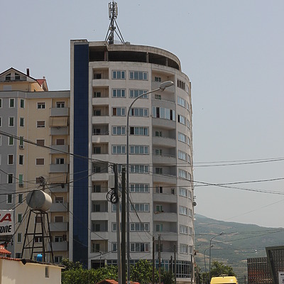 Rruga Zogu i Parë kulla by Kjetil Balog