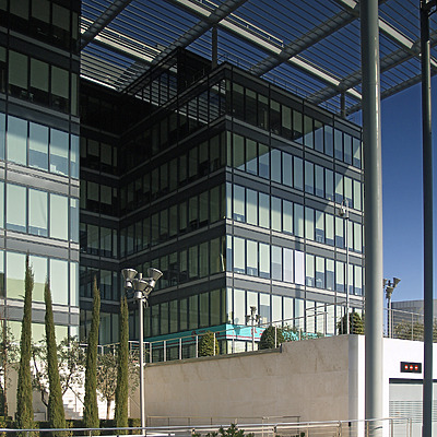 Edificio Portico by Cesar Serrano