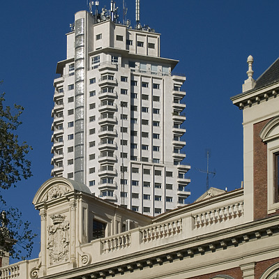 Torre de Madrid by Cesar Serrano