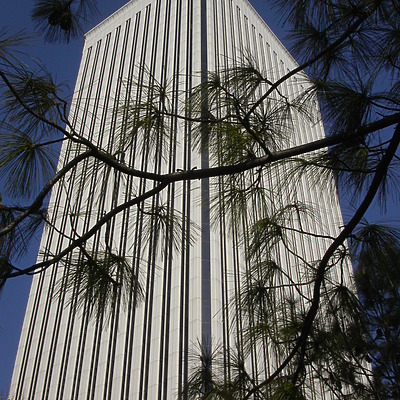 Torre Picasso by Cesar Serrano