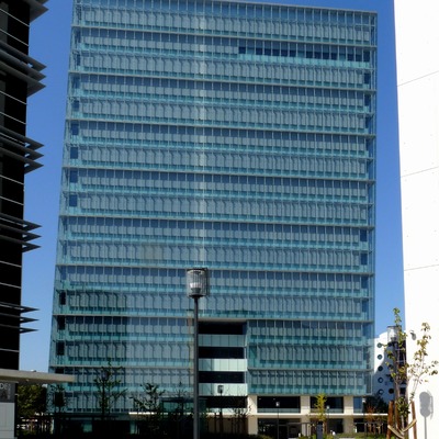 Edificio Praça do Venturoso by Robin Spetz