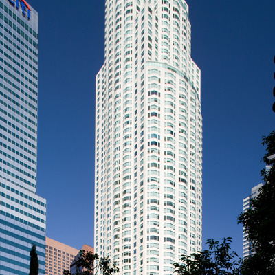 US Bank Tower by Pavel Toczynski