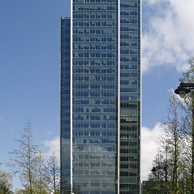 10 Upper Bank Street by Cesar Serrano