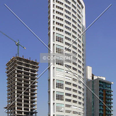Torre Aura Puerta de Hierro by Luis Ibáñez