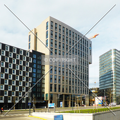 Motel One Hauptbahnhof by Nephilim