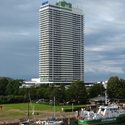 Hotel Maritim by Robin Spetz