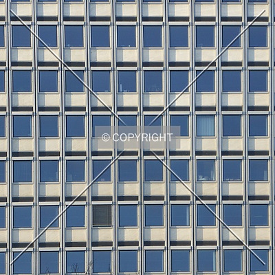 Hochhaus im Tulpenfeld by Nephilim