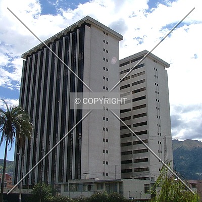 Torre Metropolitanas by Rodrigo Salas