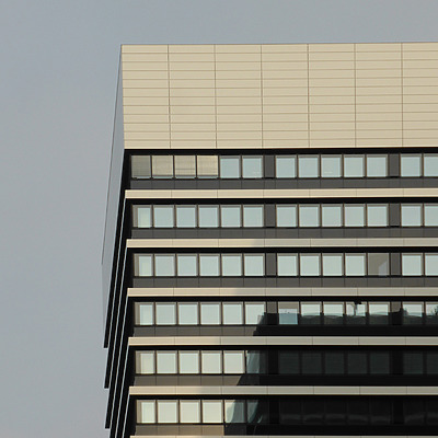 Mundsburg Office Tower by Der Hamburger