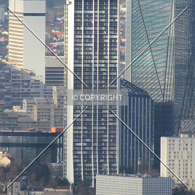Défense 2000 by Florian Barbier