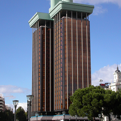 Torre Colón by Cesar Serrano