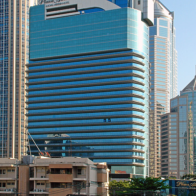 Plaza Athénée Hotel by John Bek
