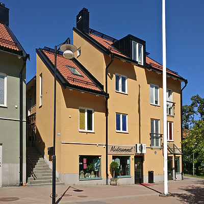 Strandtorget 11 by Huopa