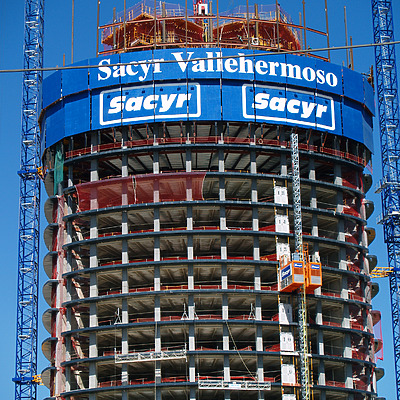 Torre Sacyr Vallehermoso by Cesar Serrano