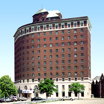 Grand Hotel Niagara by John Cahill