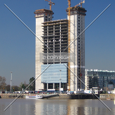 Madero Office by Maximiliano Buono