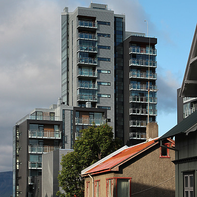 Vatnsstígur 16-18 by Kjetil Balog