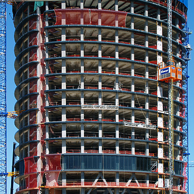 Torre Sacyr Vallehermoso by Cesar Serrano