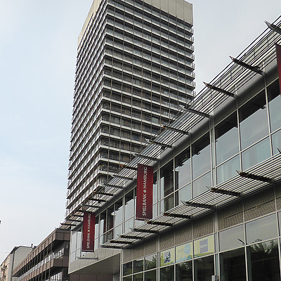 Mundsburg Turm I by Der Hamburger