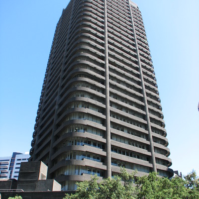1 Thibault Square by Kjetil Balog